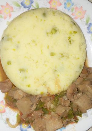 A picture of Mukimo with liver#authormarathon#my mum's recipe contest.