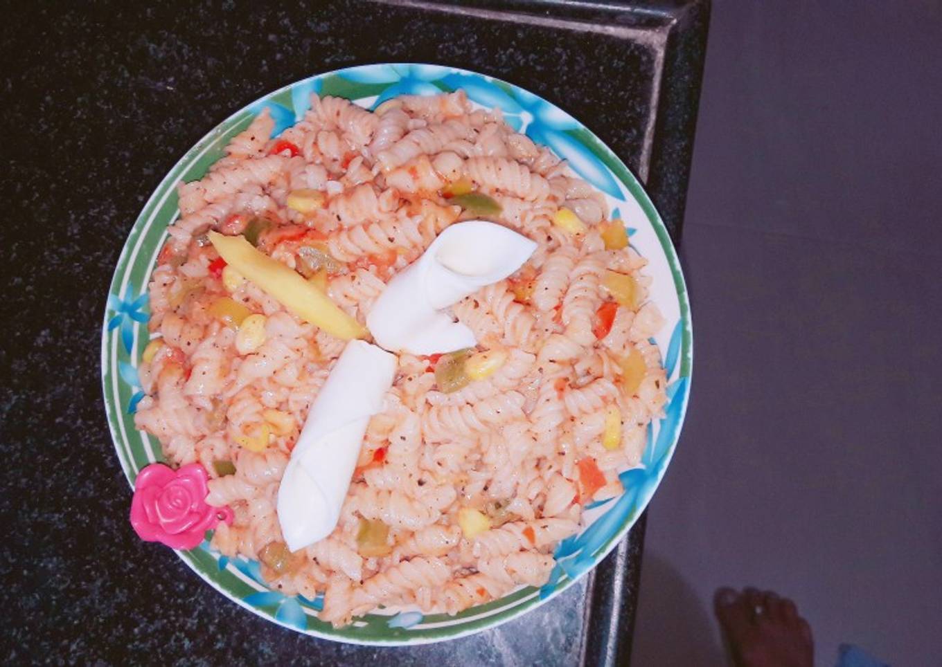 Mango and tomato sauce veg pasta