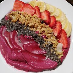 A picture of Avocado and beetroot Smoothie bowl.