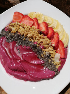 A picture of Avocado and beetroot Smoothie bowl.