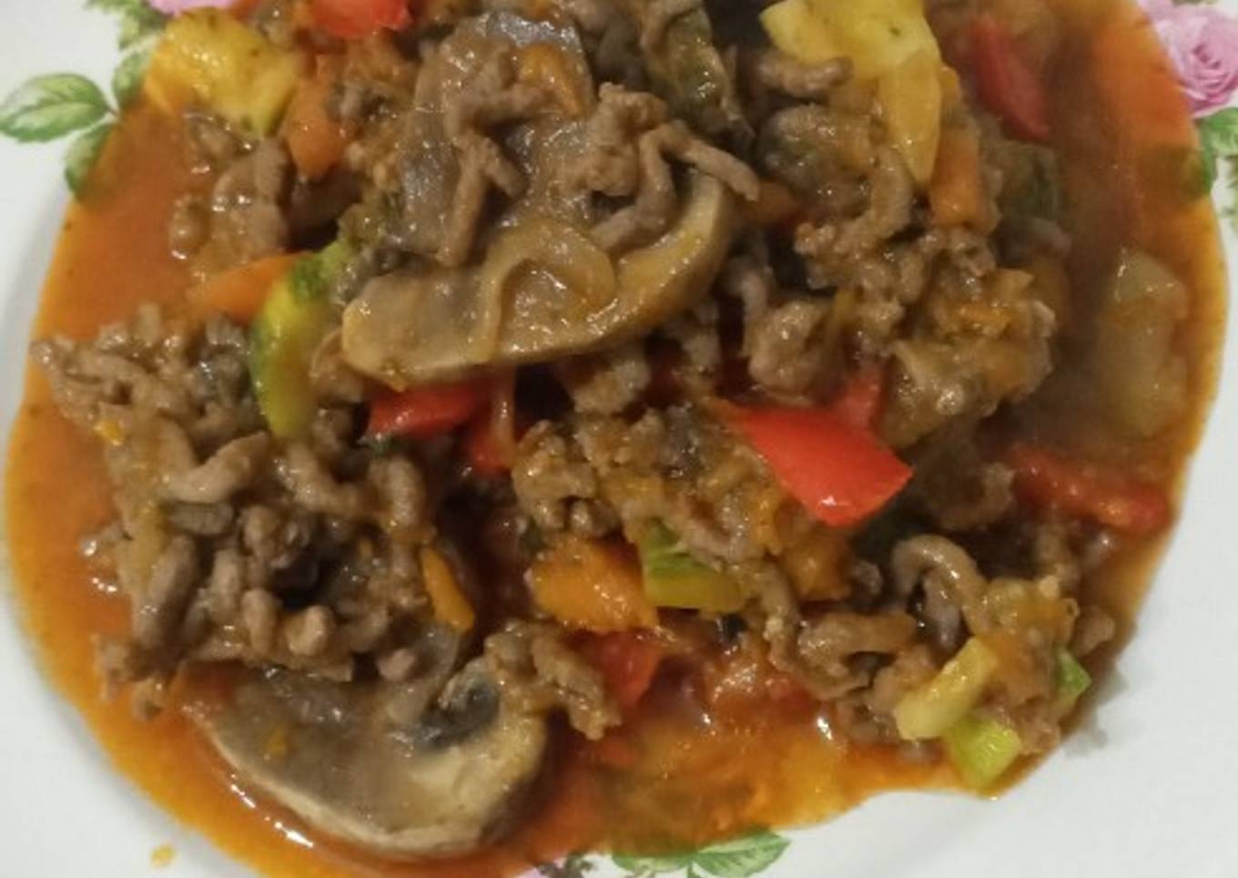 Guisito de verduras y carne picada de cerdo.Humnn!!!