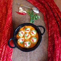 A picture of Shahi Gatta Curry.