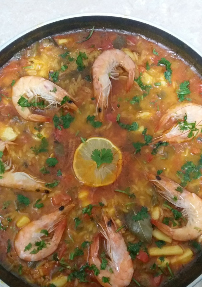 Una foto de Paella