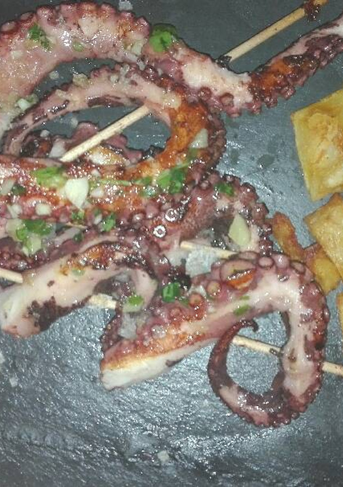 Una foto de 19 Brochetas de pulpo