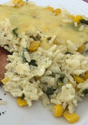 Una foto de Soufflé de arroz poblano 🍚🌽🧈