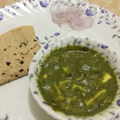 A picture of Palak Paneer.