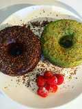 Donas de chocolate, cubierta matcha o chocolate - keto