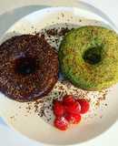 Donas de chocolate, cubierta matcha o chocolate - keto