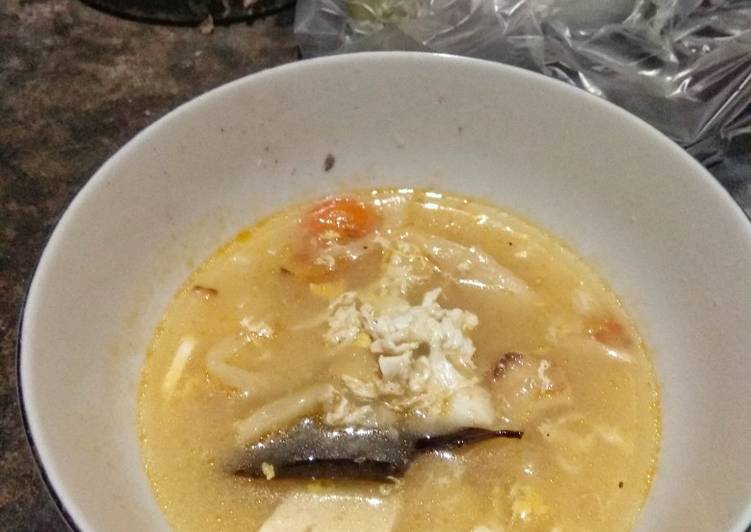 Bagaimana Menyiapkan Sup tahu jamur tiram yang Lezat Sekali