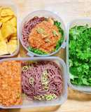 Bún gạo lứt sốt cà chua và ức gà