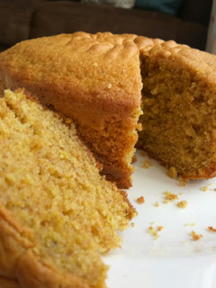 Una foto de Torta de yemas y naranja