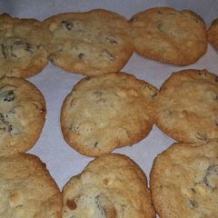 A picture of Raisins,white chocolate, pecan, and crown royal cookies.