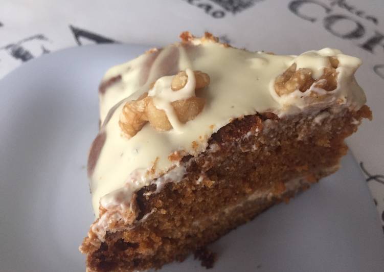 Pastel de zanahorias, chocolate blanco y crema de queso