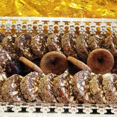 A picture of Anjeer & Khajur Rolls.