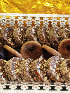 A picture of Anjeer & Khajur Rolls.