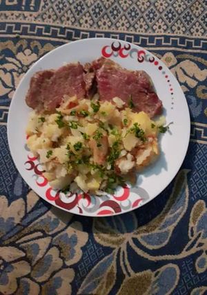 O poză a rețetei Ceafă de porc cu garnitură de cartofi.