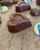 Bombones de chocolate rellenos de mazapán