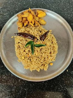 புளி சாதம் / புளியோதரை (Puliyotharai recipe in tamil) செய்முறை முக்கிய புகைப்படம்