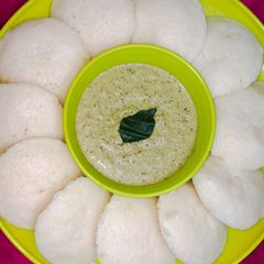 A picture of Sooji idli.