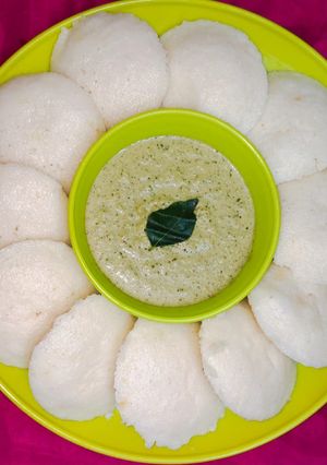 A picture of Sooji idli.