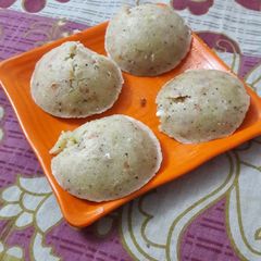 A picture of Rava veggie Idli.