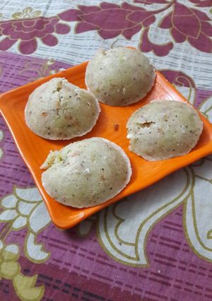 A picture of Rava veggie Idli.