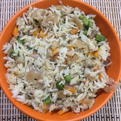 A picture of Saffron Carrot and peas rice.