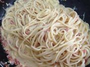 Una foto de pasta larga