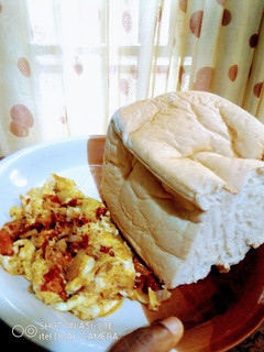 A picture of Chilli Pepper Omellette.