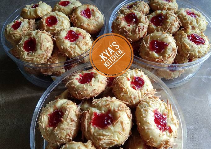 Thumbprint strawberry cheese cookies