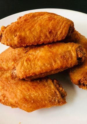 A picture of Fish Sauce Chicken Wings (ปีกไก่ทอดนำ้ปลา).