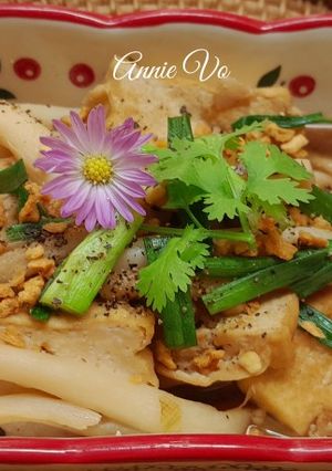 Hình của món Chân nấm hải sản xào đậu hũ.