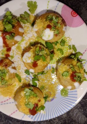 દહીં પૂરી (Dahi Poori Recipe In Gujarati) રેસીપી મુખ્ય ફોટો