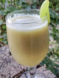લીલી દ્રાક્ષ નું જ્યુસ (Green Grapes Juice Recipe In Gujarati) રેસીપી મુખ્ય ફોટો
