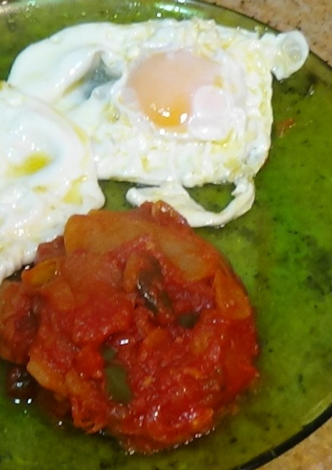 Una foto de Huevos a la riojana