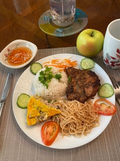Hình của món Cơm tấm sườn bì chả.