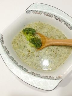 عکسی از دستور سوپ کلم بروکلی