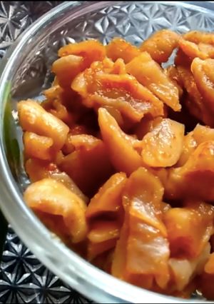 A picture of No oil mango pickle.