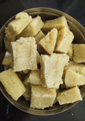A picture of Kaju katli.
