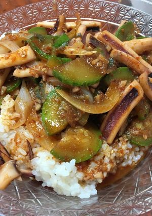 Hình của món Mực xào cay.
