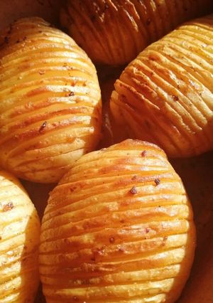 A picture of Baked jackets potatoes.