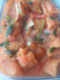 Chicharrón con tomate rojo