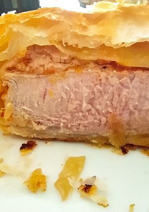 Una foto de Medallones de solomillo de cerdo en hojaldre. 2 versiones