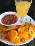 Bhajiah with tamarind kachumbari and pineapple juice