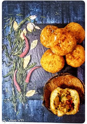 લીલા નારિયેળ ની ફરાળી પેટીસ (Coconut Farali Pattice Recipe In Gujarati) રેસીપી મુખ્ય ફોટો