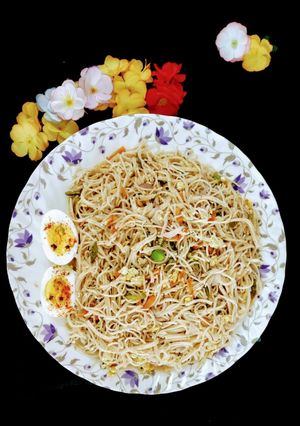 এগ চাওমিন রেসিপির প্রধান ছবি