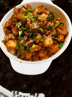 चिल्ली पनीर(Chilli paneer recipe in hindi) रेसिपी मुख्य फोटो