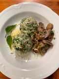 Brennnessel-Knödel mit Pilzen