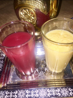 Mango zobo and mango milk shake ainihin hoton girkin