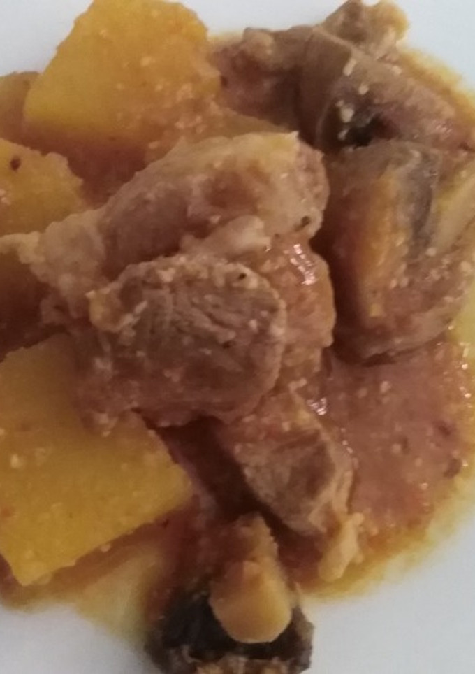 Una foto de Magro con salsa